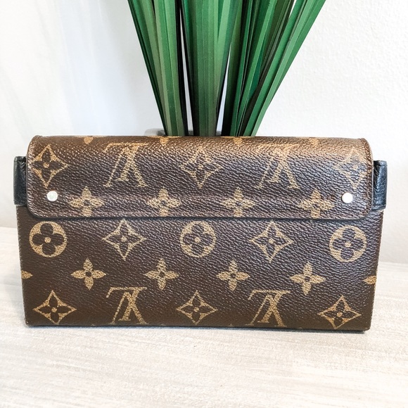 (SOLD)Louis Vuitton Bordeaux Elysee wallet - Picture 2 of 7